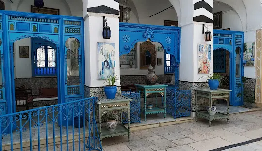 Architecture grecque et arabe pour le tournage de films en Tunisie